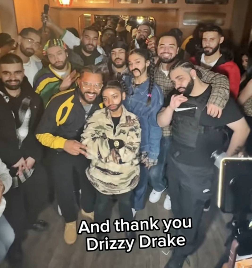 Ünlü erkek rapçi, kendisine benzeyen kadını paraya boğdu! İlginç cömertlik sosyal medyada gündem oldu 4